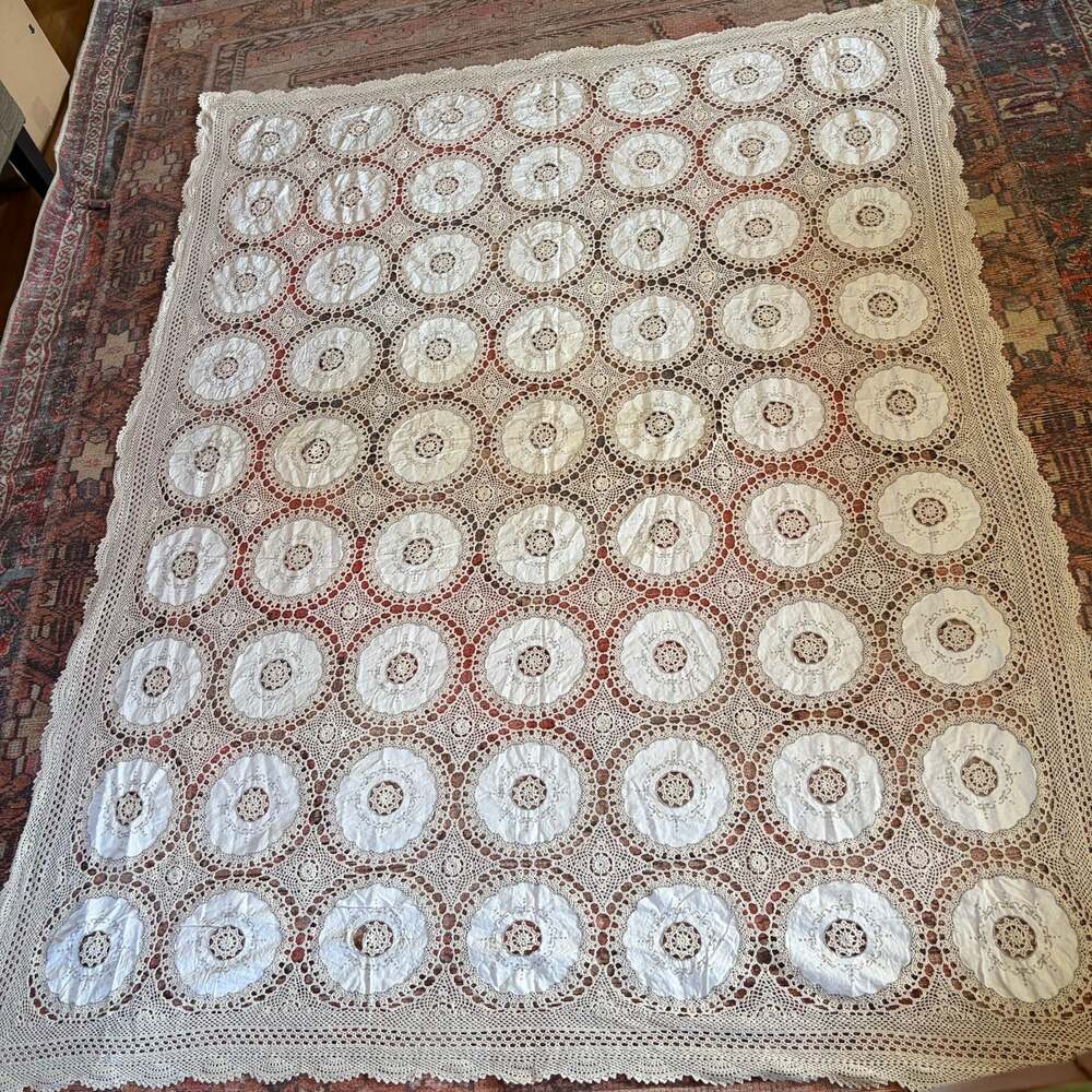 Vtg Hand Crochet Rosette Bedspread Coverlet Tablecloth 70x89 Cream Full Twin